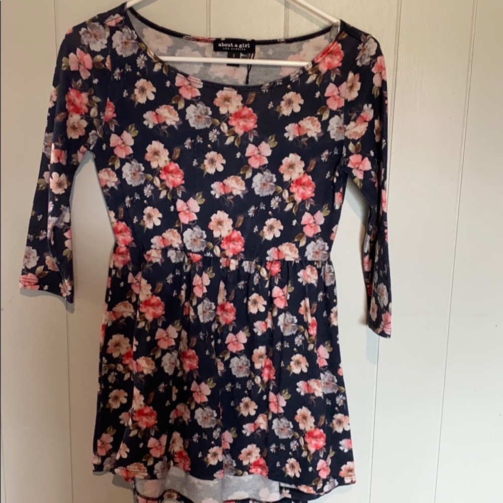 Floral babydoll shirt size small